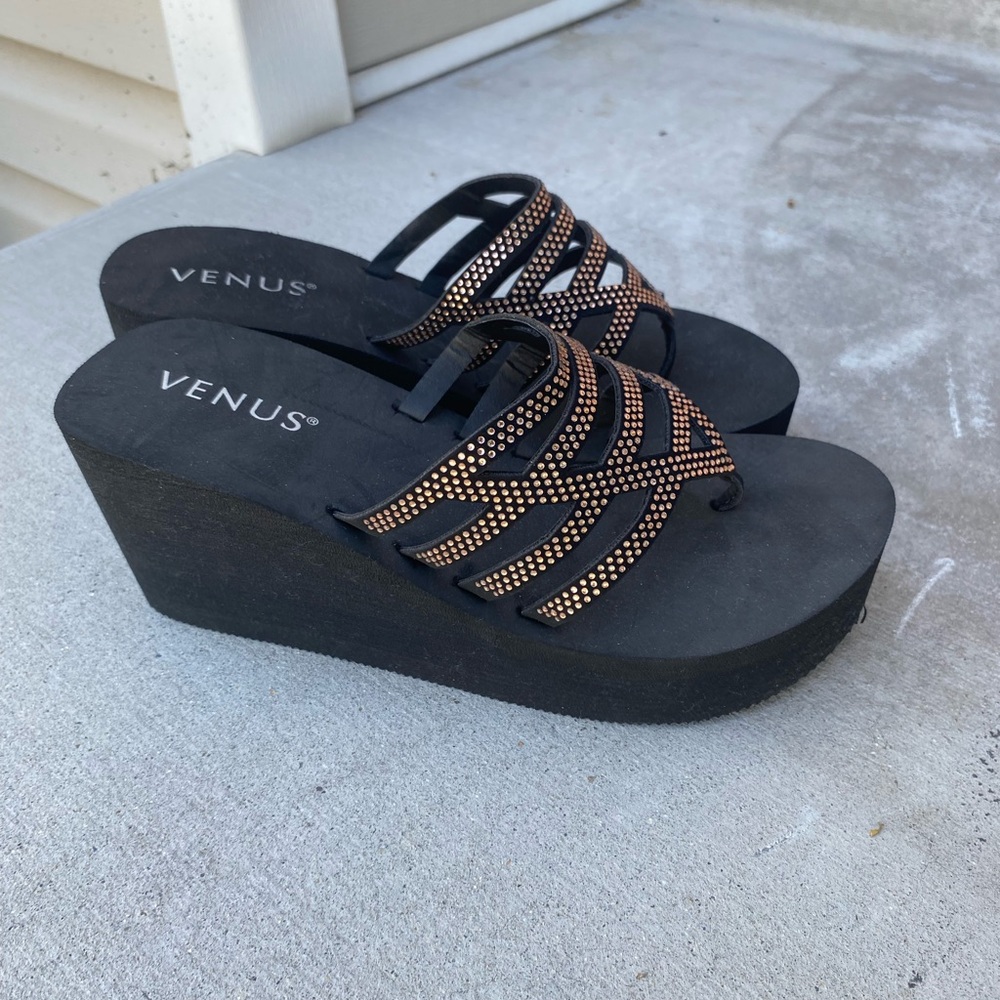 NEW Venus women’s high wedge slippers size 8.5